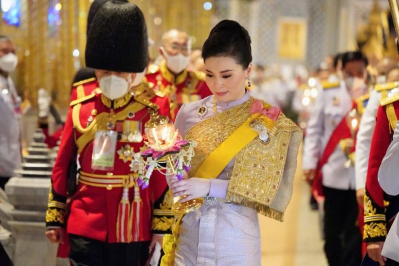 พระราชินีฉลองพระองค์ชุดไทยบรมพิมาน พระราชพิธีเฉลิมพระชนมพรรษา