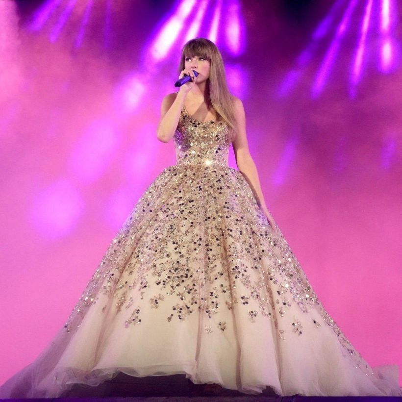 มัดรวมคอสตูมสุดจึ้ง Taylor Swift ขึ้นคอนเสิร์ตในรอบ5ปีสวยแพงระยับตาแตก