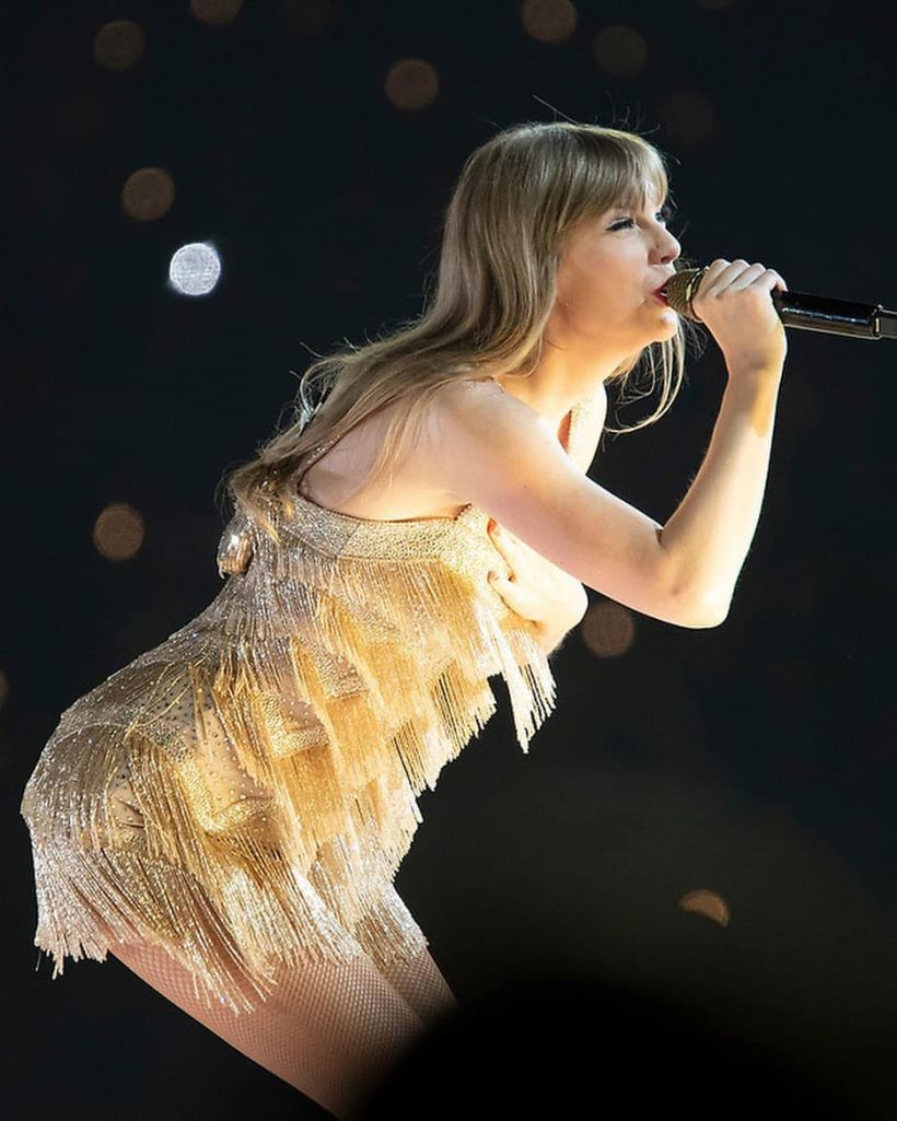 มัดรวมคอสตูมสุดจึ้ง Taylor Swift ขึ้นคอนเสิร์ตในรอบ5ปีสวยแพงระยับตาแตก