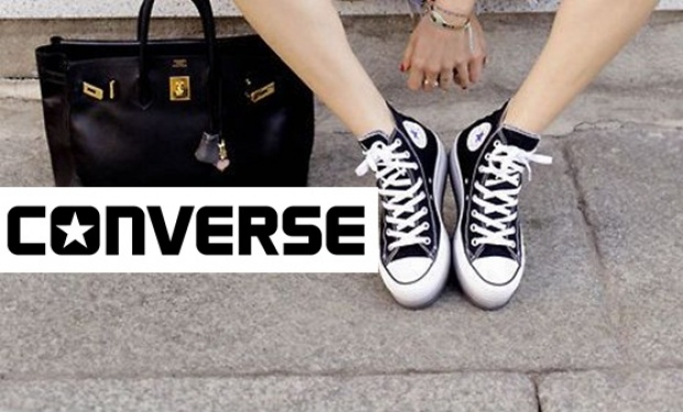 รวมสไตล์การแต่งตัวกับรองเท้าผ้าใบ ‘Converse’ คู่ใจใส่อะไรก็สวย