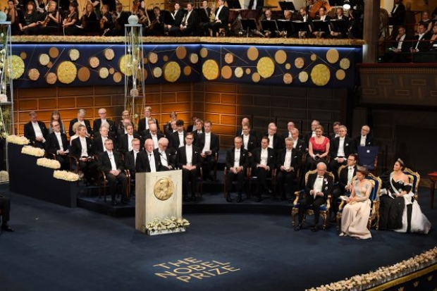 ส่องความอลังการ ชุดออกงานราชวงศ์ สวีเดน เนื่องในงานมอบรางวัลโนเบล