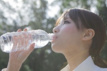 ดื่มน้ำตอนท้องว่าง ชะลอความแก่ บำบัดรักษาโรคได้ 100%