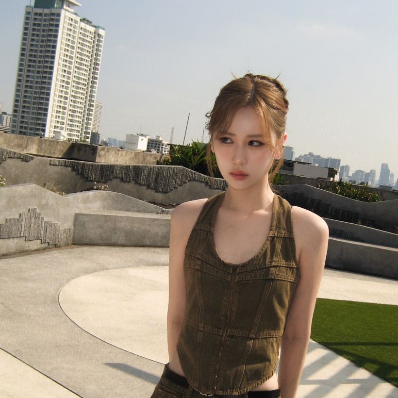ส่องลุคสุดปัง เสี่ยวหยูสงครามส่งด่วน หัวจรดเท้ามูลค่ากว่า 2.5 ล้าน!