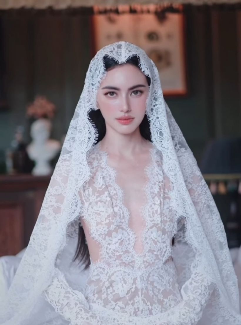 ขอยาดม! ใหม่ ดาวิกา ฟาดชุดเจ้าสาวซีทรูแหวกอกHOTไฟลุก!