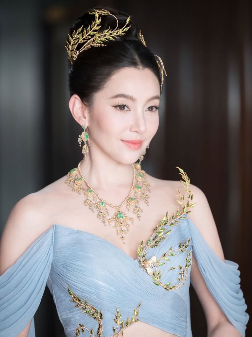 เจาะดีเทล ชุดไทยประยุกต์ เบลล่า สะท้อนภูมิปัญญาทอผ้าเมืองอุบลฯ