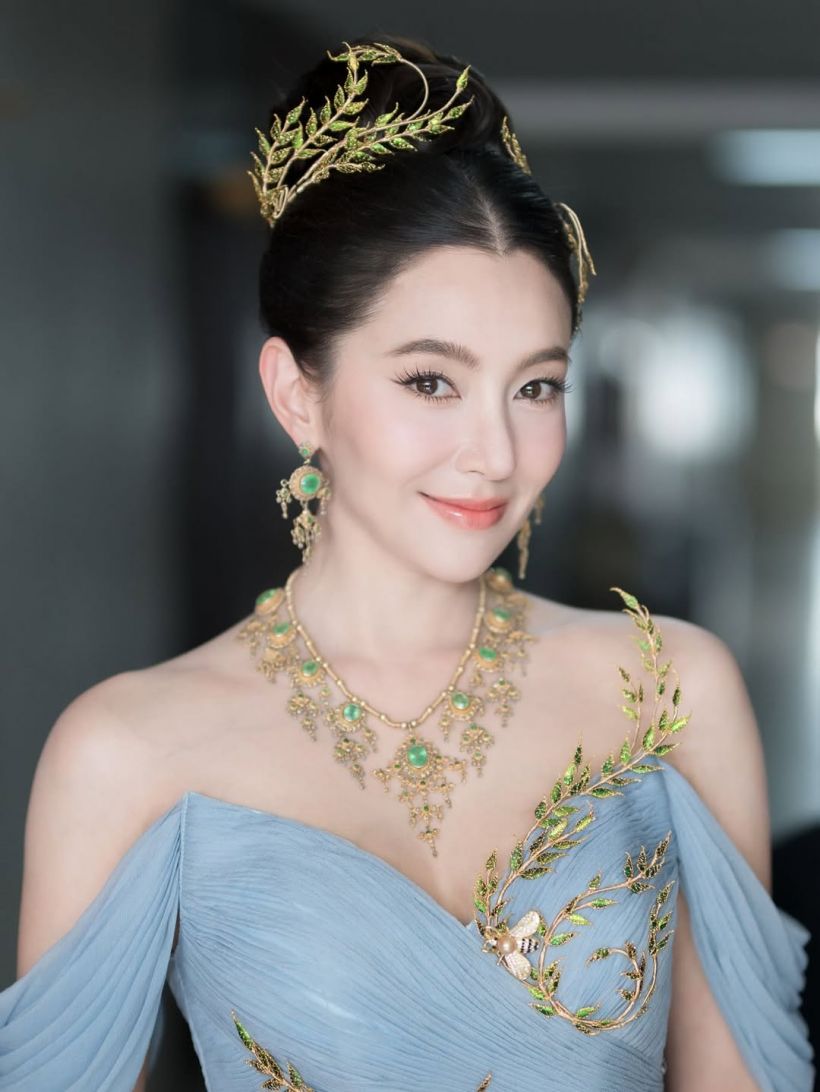 เจาะดีเทล ชุดไทยประยุกต์ เบลล่า สะท้อนภูมิปัญญาทอผ้าเมืองอุบลฯ