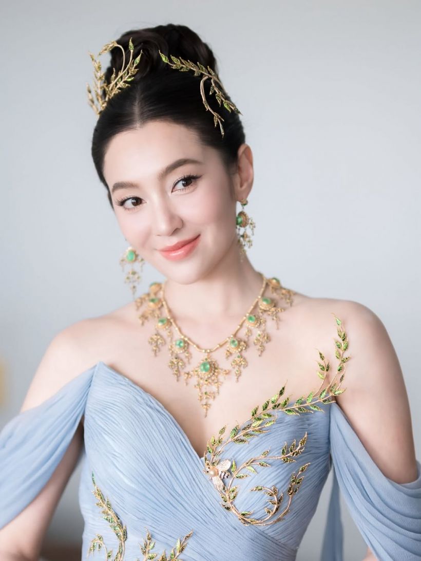 เจาะดีเทล ชุดไทยประยุกต์ เบลล่า สะท้อนภูมิปัญญาทอผ้าเมืองอุบลฯ