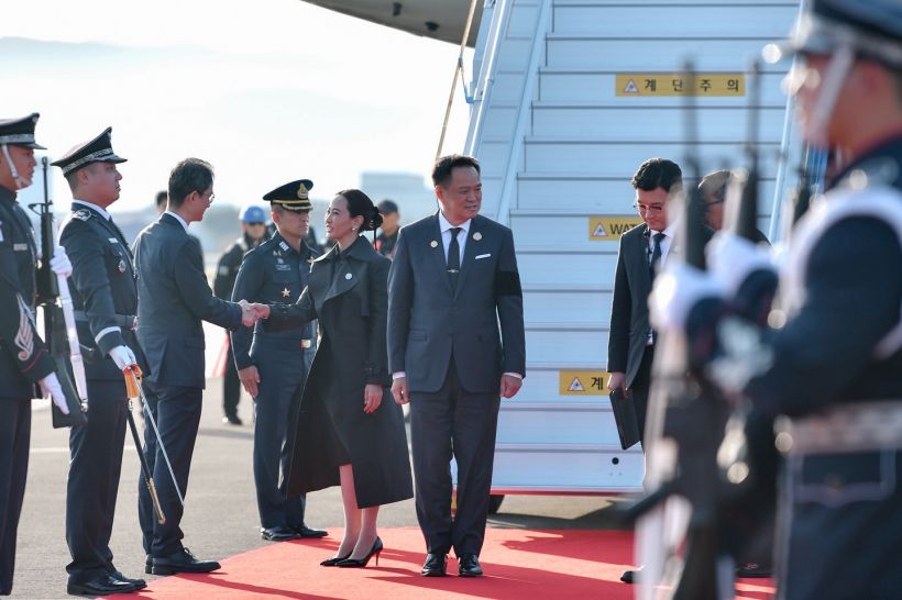 ภริยานายกฯ ทำโซเชียลเกาหลีฮือฮา แห่ชมสวยแพงแบบนุ่มๆ!