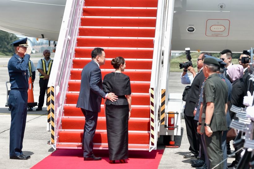 ภริยานายกฯ ทำโซเชียลเกาหลีฮือฮา แห่ชมสวยแพงแบบนุ่มๆ!