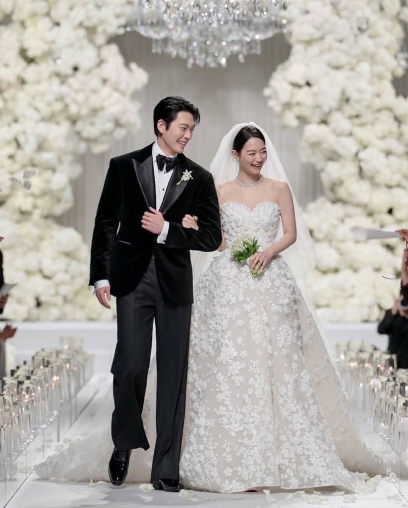 ไม่รวยจริงใส่ไม่ได้! ส่องแบรนด์ชุดแต่งงาน ชินมินอา ราคาแรงทะลุล้าน