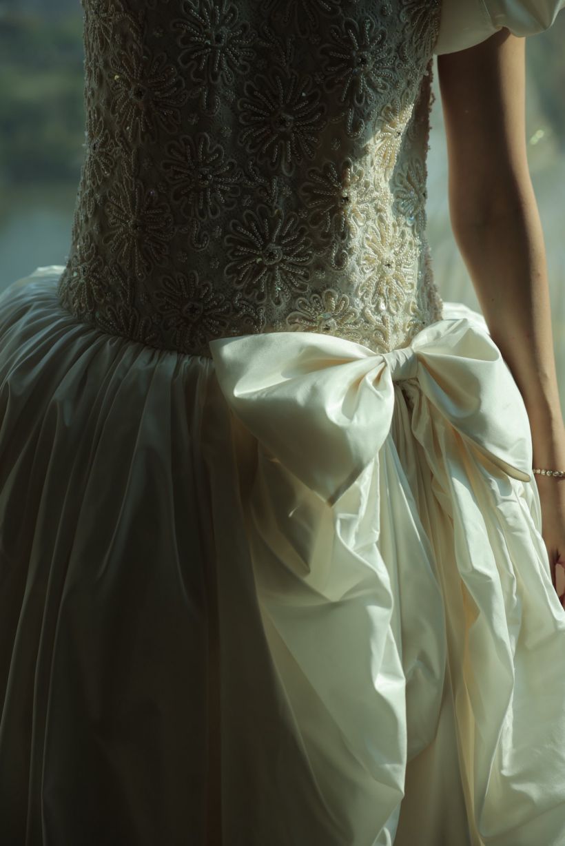 ส่อง2ลุคเจ้าสาว พราว โอลีฟส์ สวยไม่ซ้ำใครออกแบบเองกับมือ