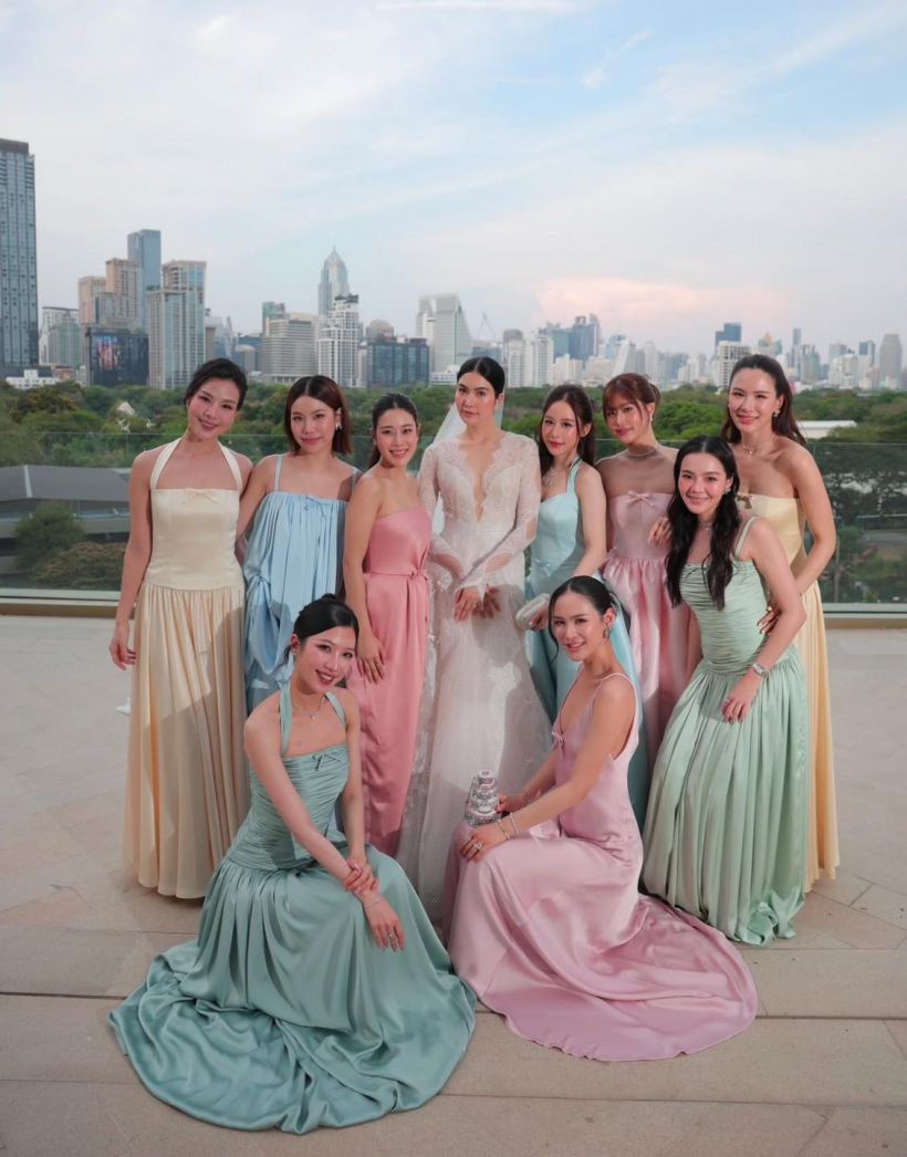 ส่อง2ลุคเจ้าสาว พราว โอลีฟส์ สวยไม่ซ้ำใครออกแบบเองกับมือ