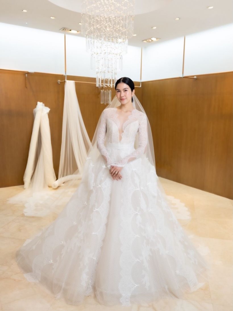 ส่อง2ลุคเจ้าสาว พราว โอลีฟส์ สวยไม่ซ้ำใครออกแบบเองกับมือ