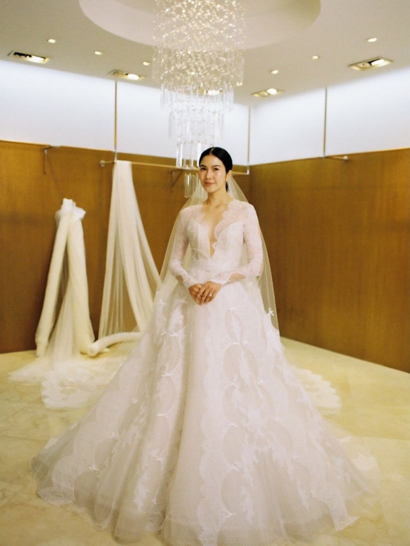 ส่อง2ลุคเจ้าสาว พราว โอลีฟส์ สวยไม่ซ้ำใครออกแบบเองกับมือ