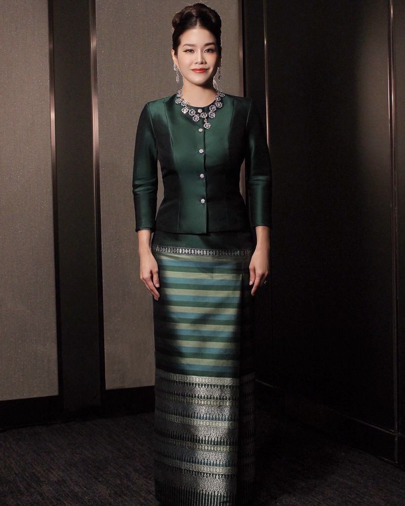 กบ พิมลรัตน์ ใส่ชุดไทยเรือนต้น เฉิดฉายสะกดทุกสายตา