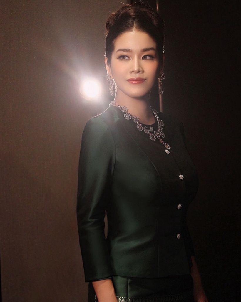 กบ พิมลรัตน์ ใส่ชุดไทยเรือนต้น เฉิดฉายสะกดทุกสายตา