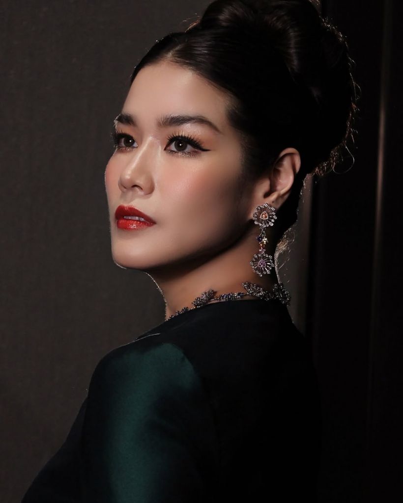 กบ พิมลรัตน์ ใส่ชุดไทยเรือนต้น เฉิดฉายสะกดทุกสายตา
