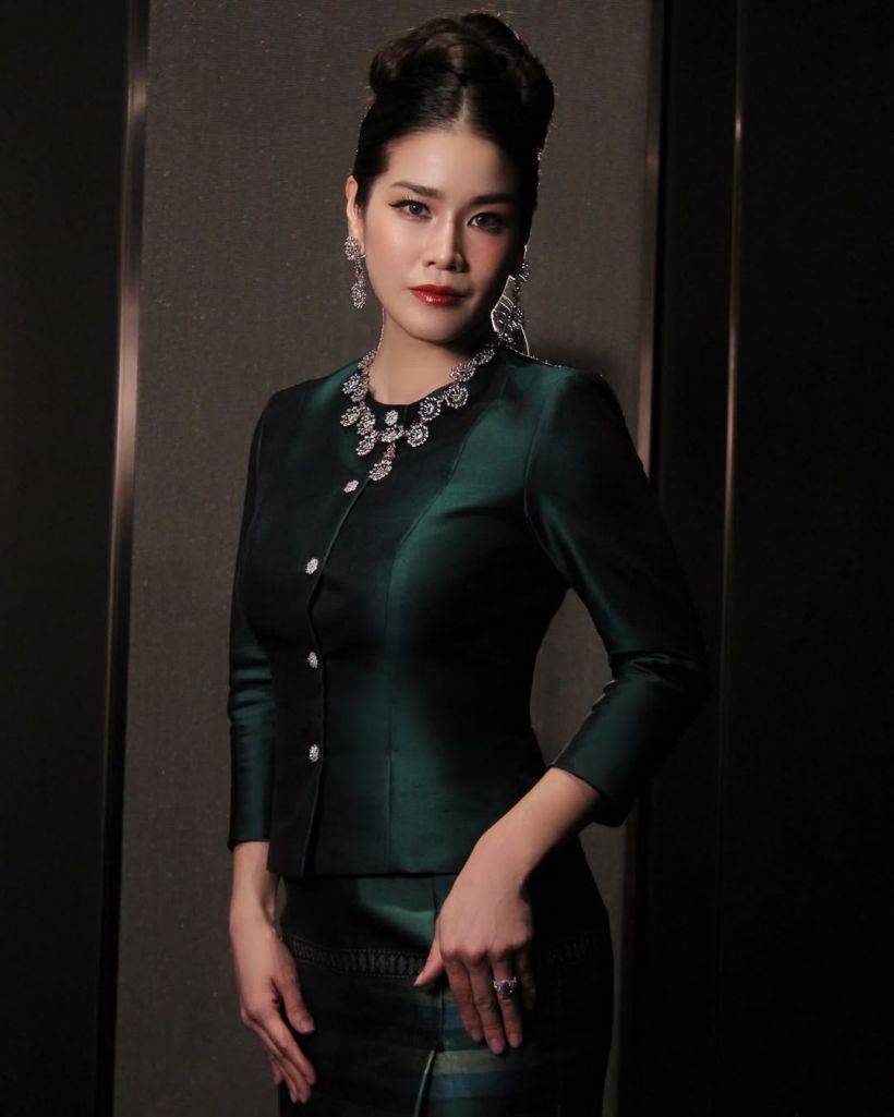 กบ พิมลรัตน์ ใส่ชุดไทยเรือนต้น เฉิดฉายสะกดทุกสายตา