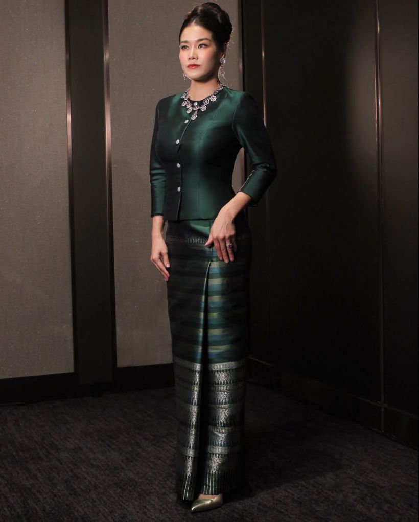 กบ พิมลรัตน์ ใส่ชุดไทยเรือนต้น เฉิดฉายสะกดทุกสายตา
