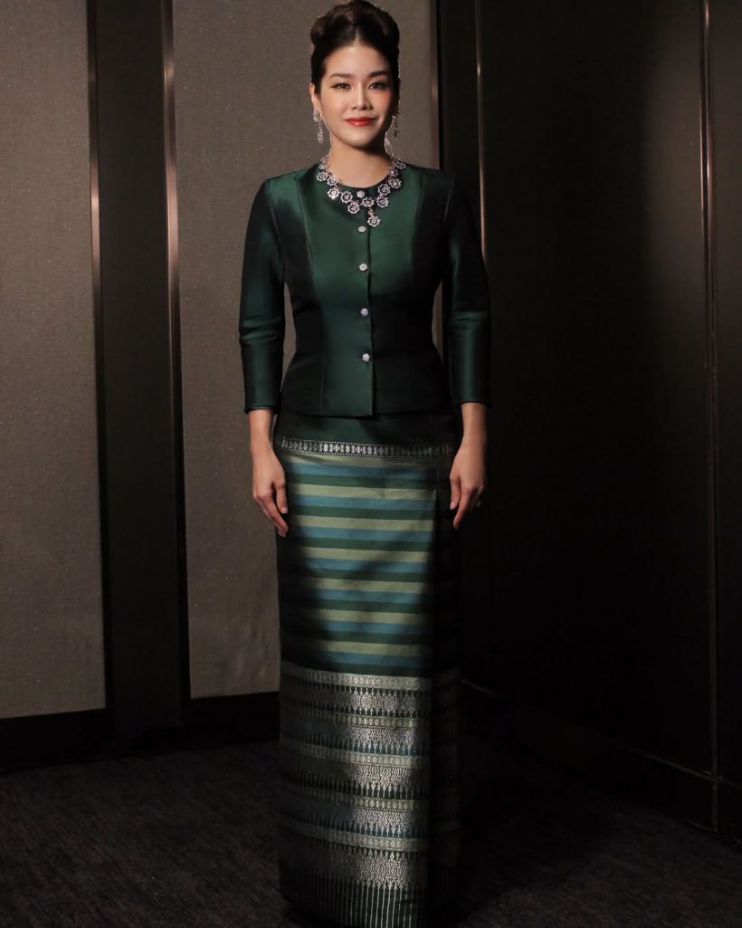 กบ พิมลรัตน์ ใส่ชุดไทยเรือนต้น เฉิดฉายสะกดทุกสายตา