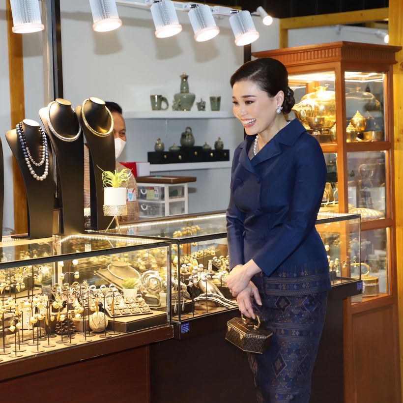 ยลโฉม 10 พระกระเป๋า สมเด็จพระนางเจ้าฯ พระบรมราชินี