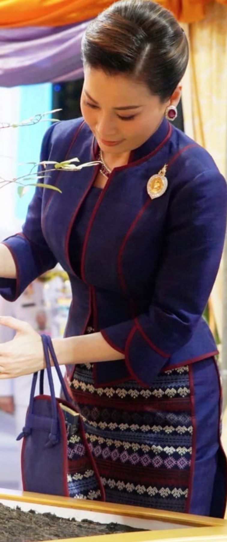 ยลโฉม 10 พระกระเป๋า สมเด็จพระนางเจ้าฯ พระบรมราชินี