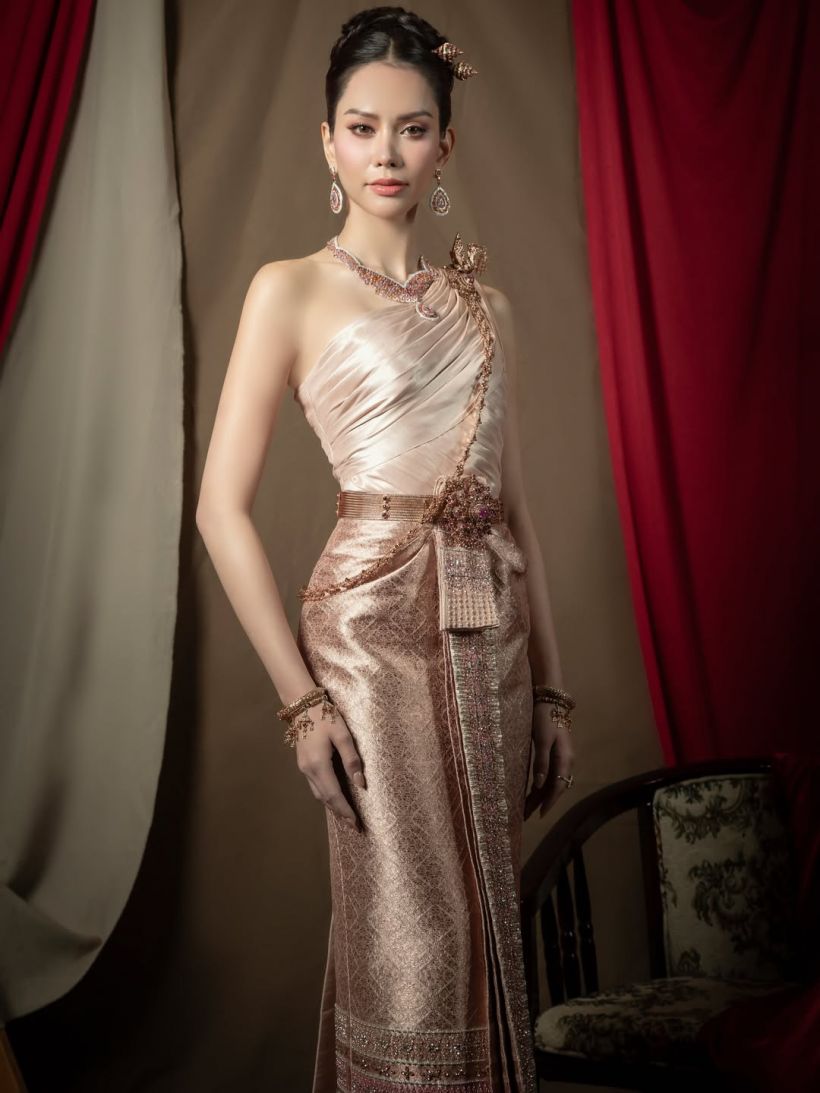 ชมความสวย แอนนาเสือ ลุคชุดไทยจักรีละสายตาไม่ได้เลย