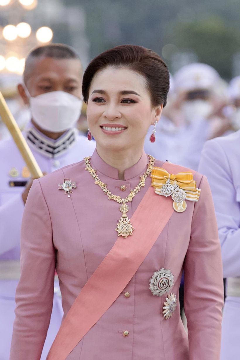 ประมวลพระฉายาลักษณ์พระราชินีฉลองพระองค์ชุดไทย เสด็จวันปิยมหาราช 