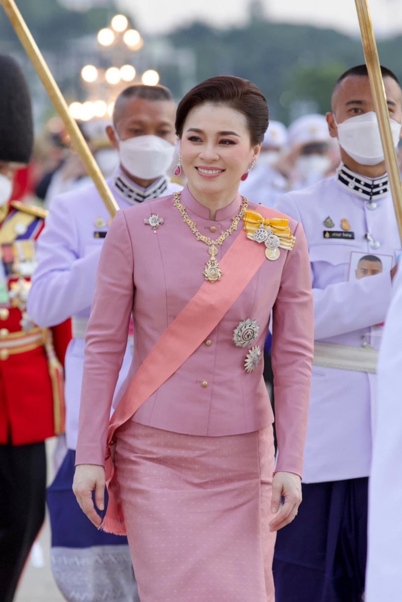 ประมวลพระฉายาลักษณ์พระราชินีฉลองพระองค์ชุดไทย เสด็จวันปิยมหาราช 