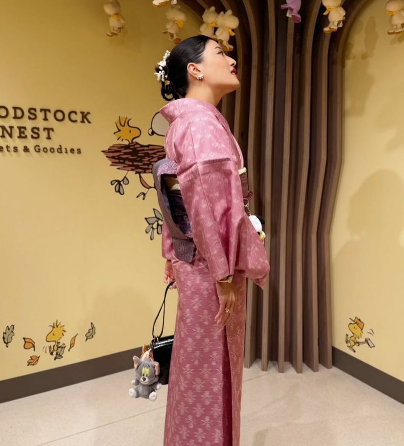 ทรงพระสิริโฉม เจ้าฟ้าสิริวัณ ในฉลองพระองค์กิโมโนผ้าไหมไทย