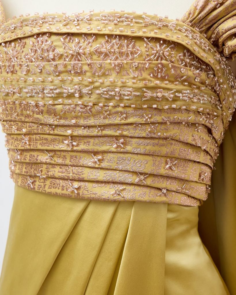 เจาะเเฟชั่นลุคทอง ลิซ่า ลลิษา ไม่ใช่เเค่ที่ไทยเเต่ทั่วโลกก็อวย