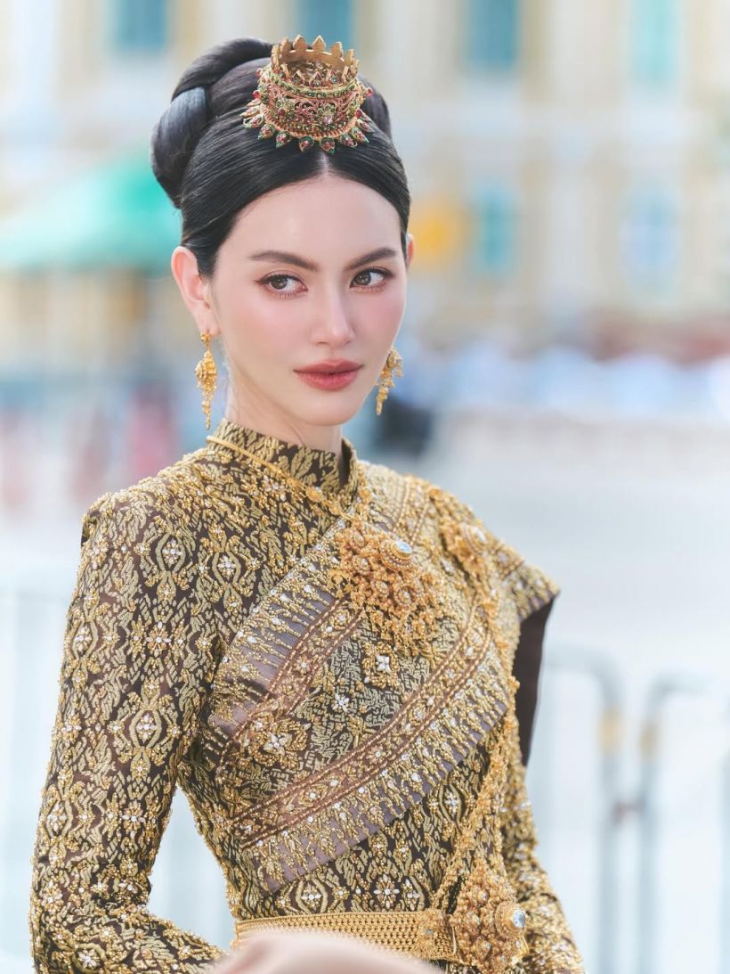 ซูมดีเทลชุดไทยศิวาลัย ใหม่ ดาวิกา ใส่ประกาศศักดาทั่วกรุง