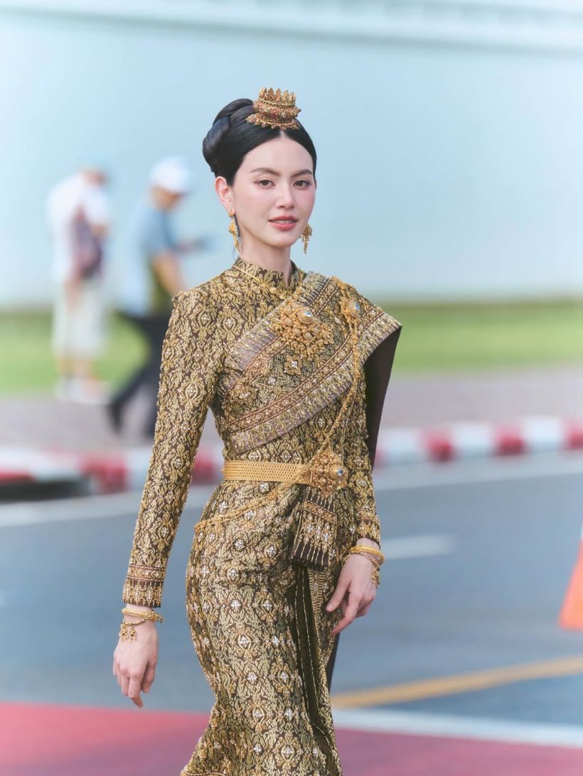 ซูมดีเทลชุดไทยศิวาลัย ใหม่ ดาวิกา ใส่ประกาศศักดาทั่วกรุง