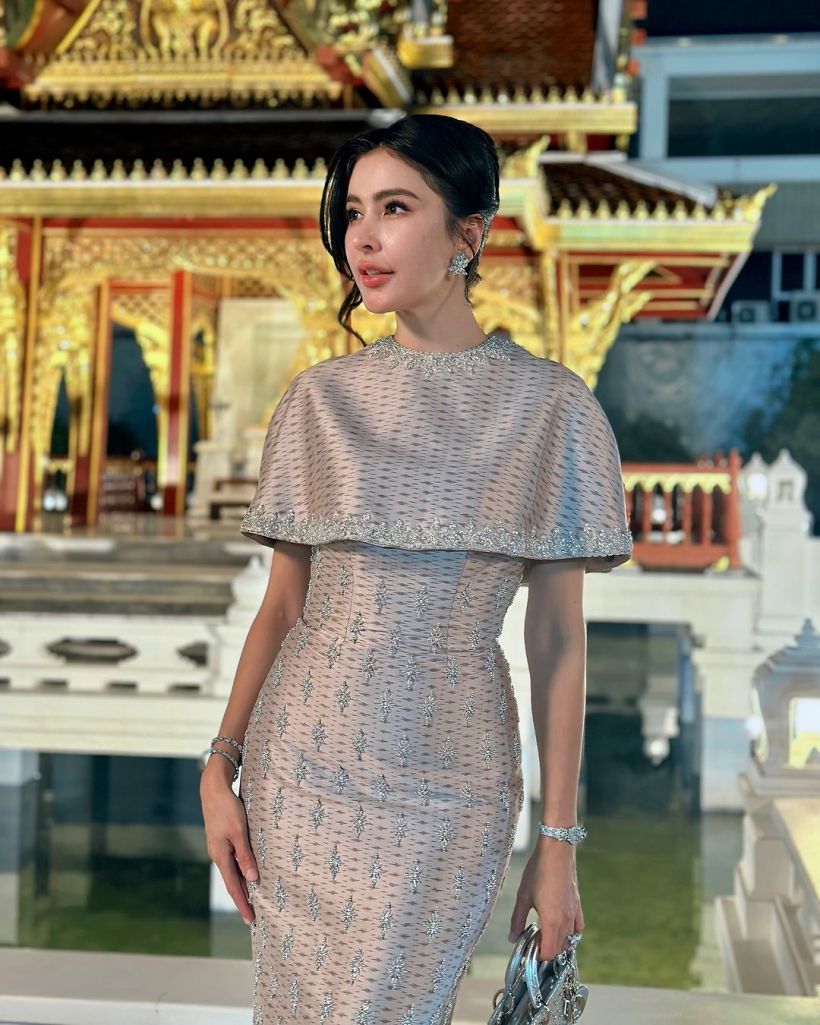  ซูมดีเทล2ชุดผ้าไทย ศรีริต้า สวยสง่าสมสะใภ้ตระกูลณรงค์เดช