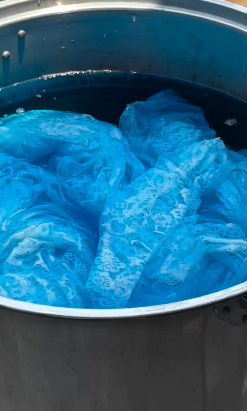 ส่องดีเทลชุดเจ้าสาว พลอยหอวัง งานประณีต ปักเย็บด้วยมือ