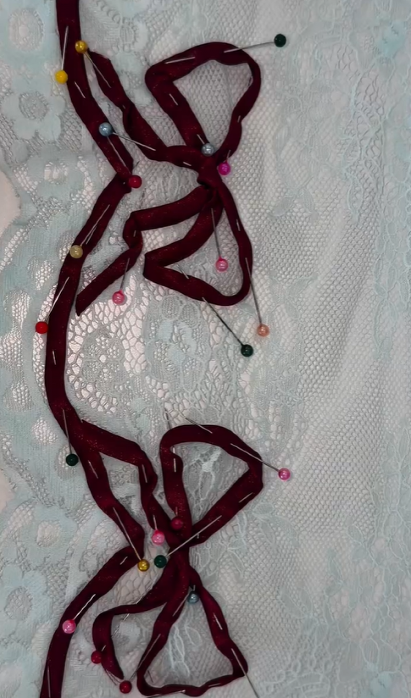 ส่องดีเทลชุดเจ้าสาว พลอยหอวัง งานประณีต ปักเย็บด้วยมือ