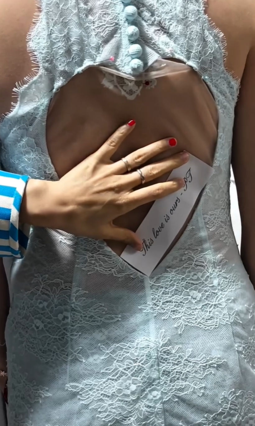 ส่องดีเทลชุดเจ้าสาว พลอยหอวัง งานประณีต ปักเย็บด้วยมือ