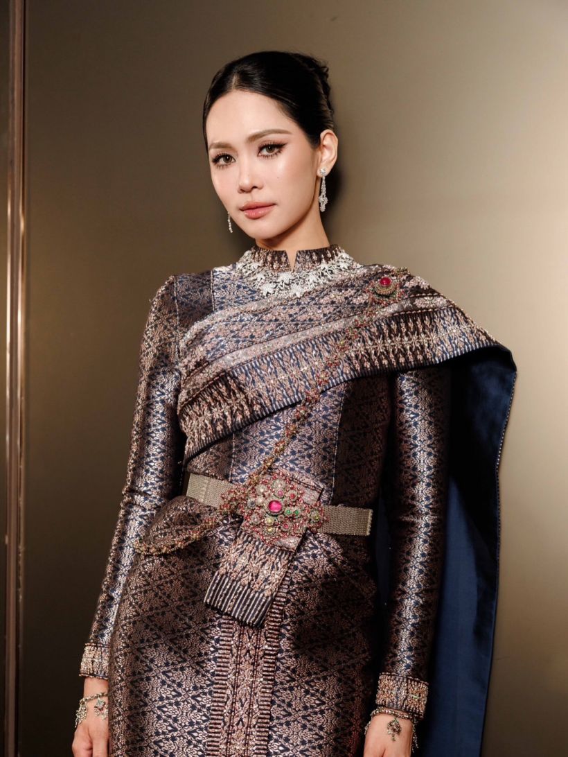 ส่องทุกดีเทลชุดไทยศิวาลัยของ บิ๊นท์ สิรีธร งามแบบเต็มยศ