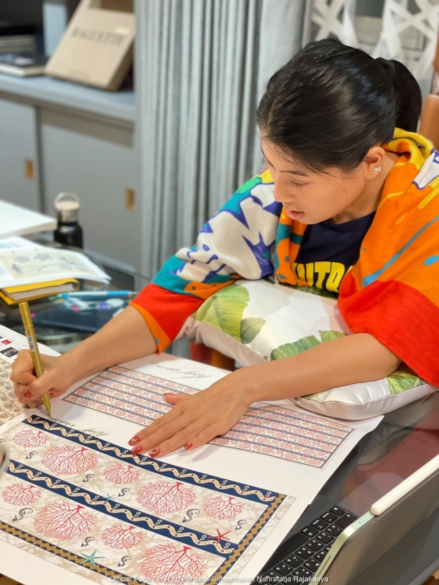 งดงาม  3 ลายผ้าบาติกทรงออกแบบ เจ้าฟ้าสิริวัณณวรีฯ สื่อวิถีแดนใต้