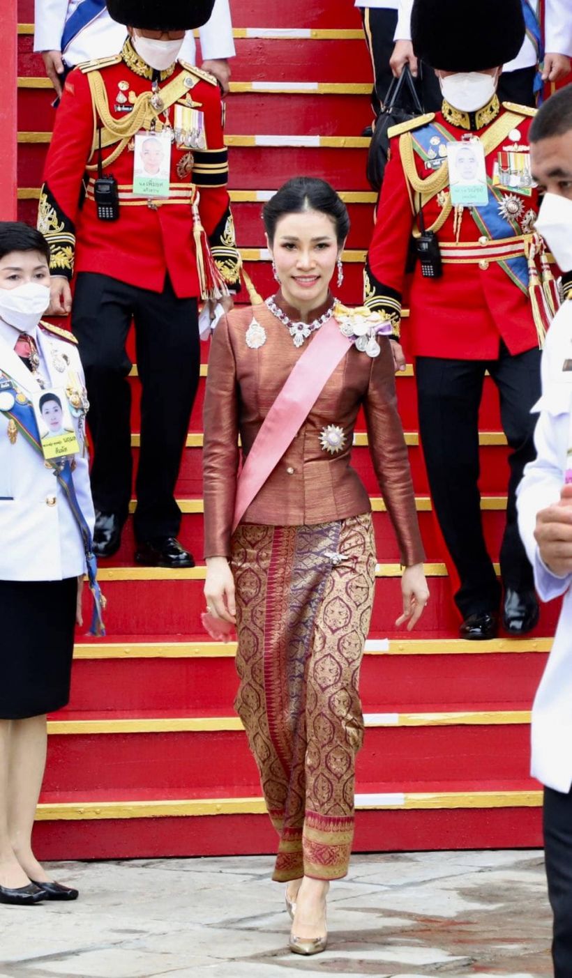 ประมวลภาพ เจ้าคุณพระ เป็นผู้แทนพระองค์ไปถวายผ้าพระกฐิน