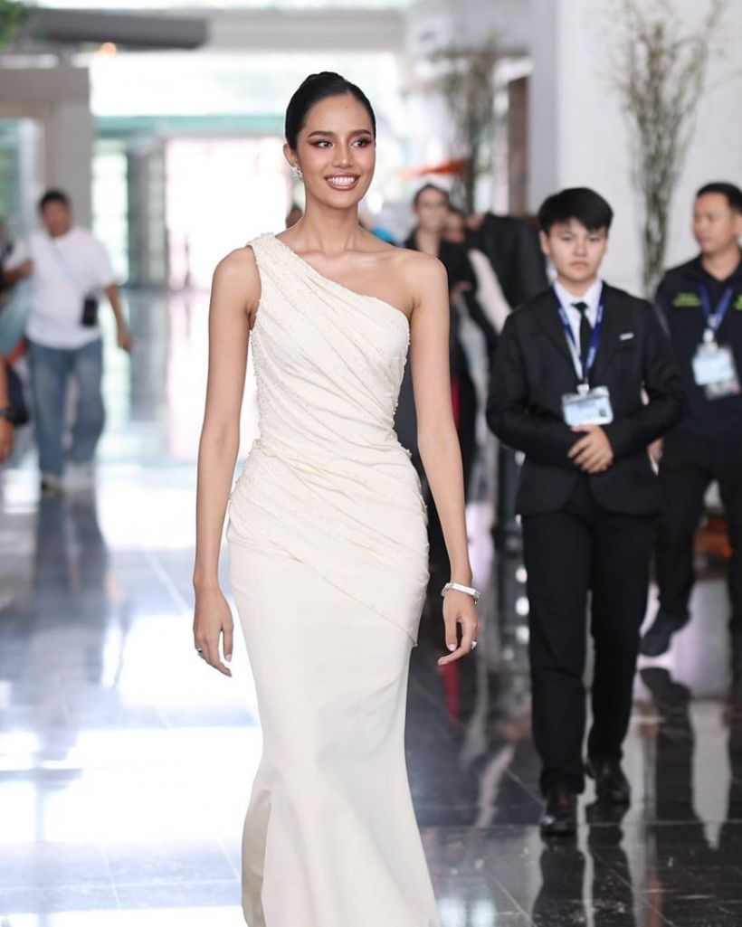 โอปอล กลับไทยพร้อมมง Miss World สง่างามในชุด SIRIVANNAVARI