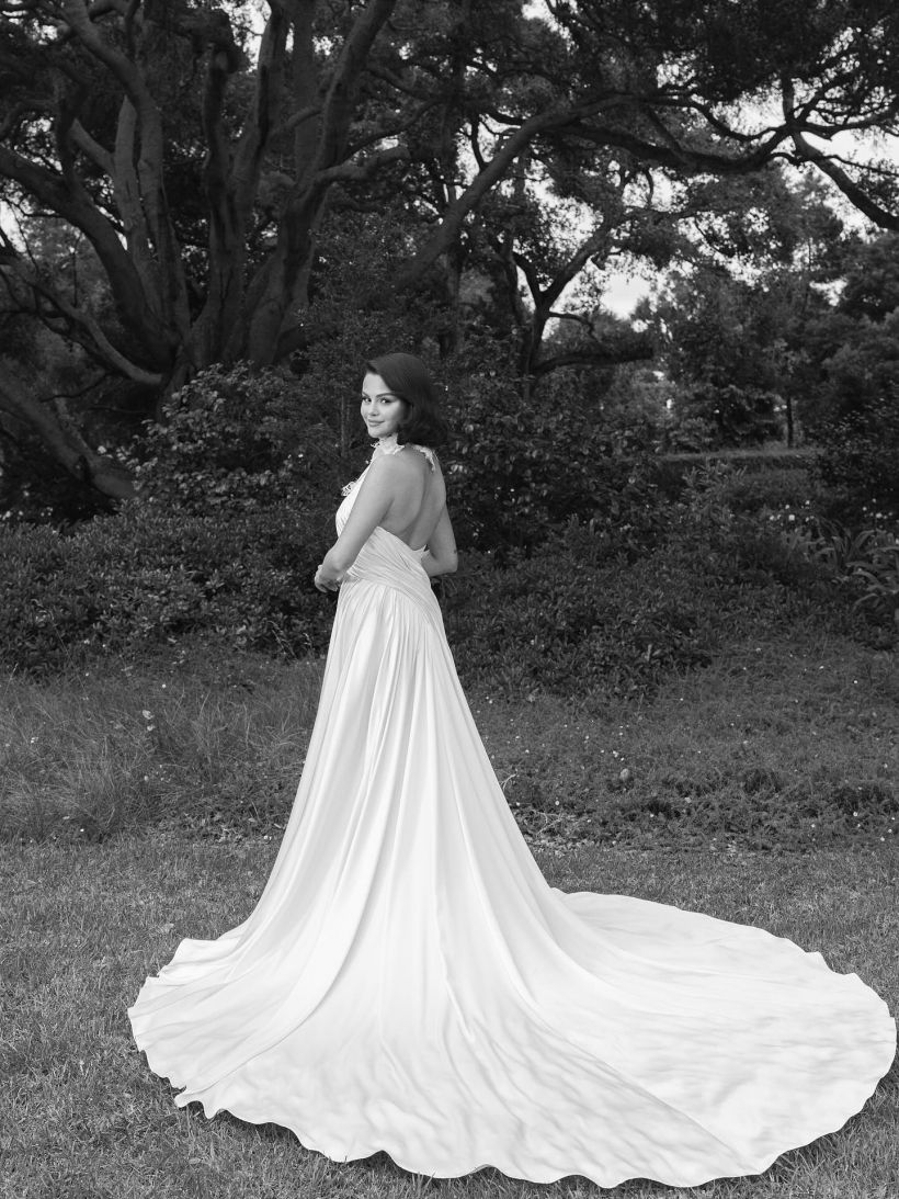 ละมุนทุกองศา Selena Gomez เผยชุดแต่งงานดีไซน์สุดประณีต