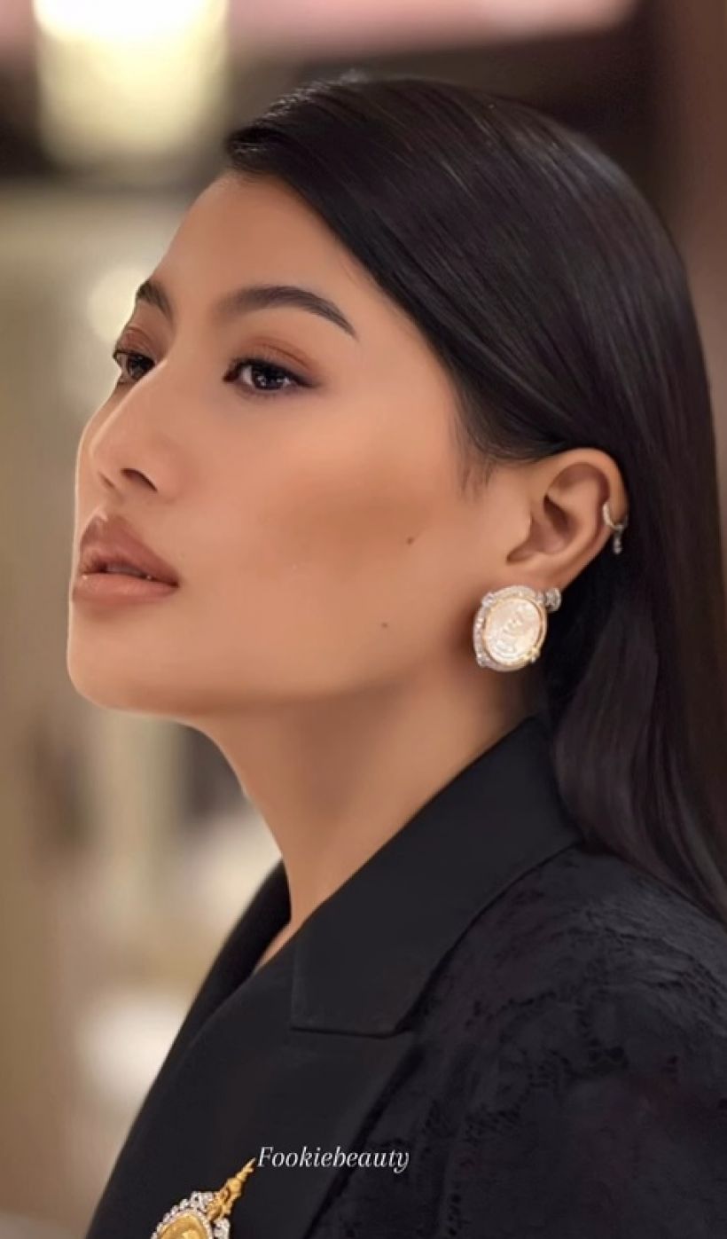 ทรงพระสิริโฉมงดงาม เจ้าฟ้าสิริวัณณวรีฯ ทรงฉลองพระกุณฑลเหรียญ ร.10