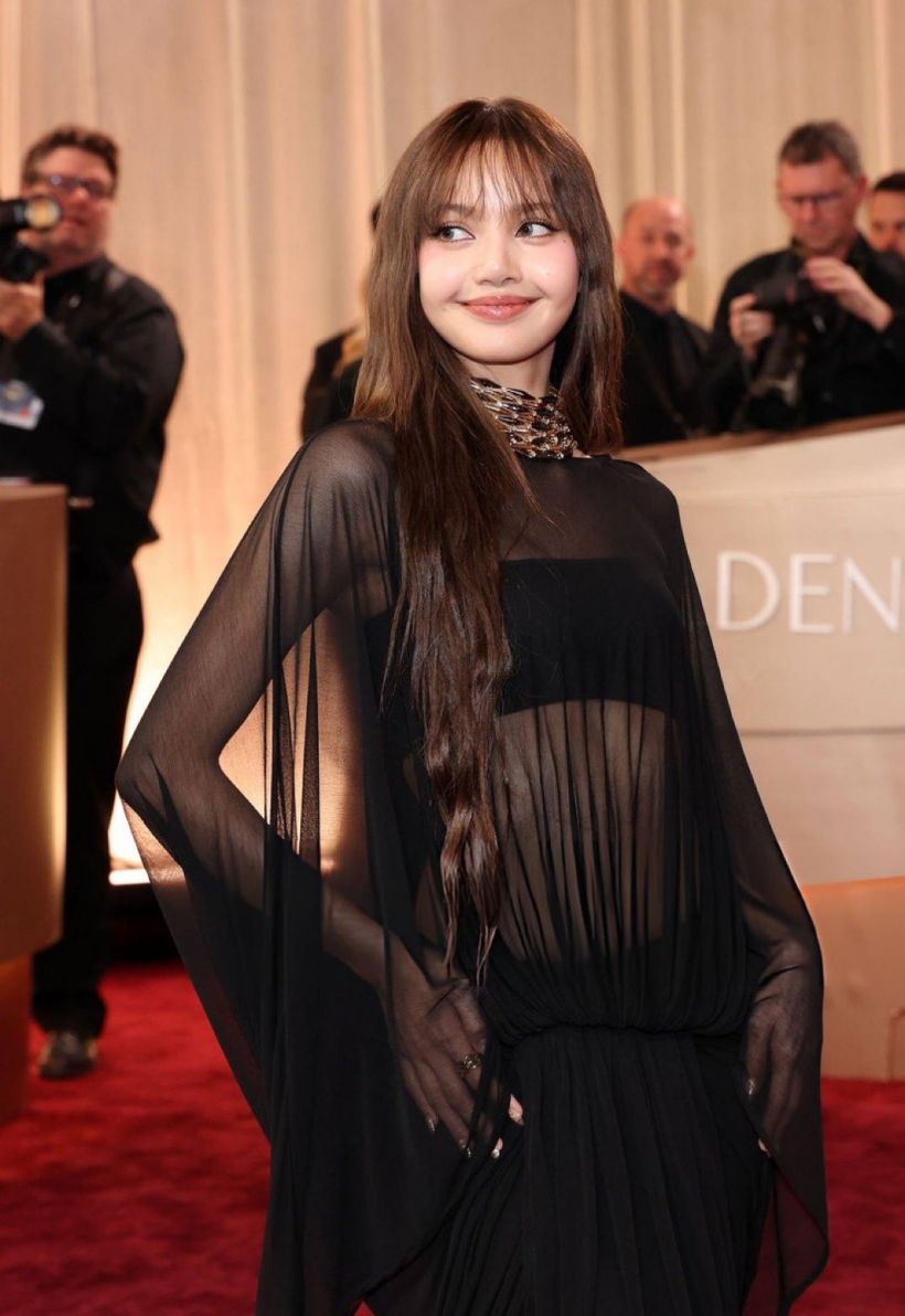 เจาะดีเทล 2 ชุด ลิซ่า เฉิดฉายเวทีระดับโลกสมศักดิ์ศรี