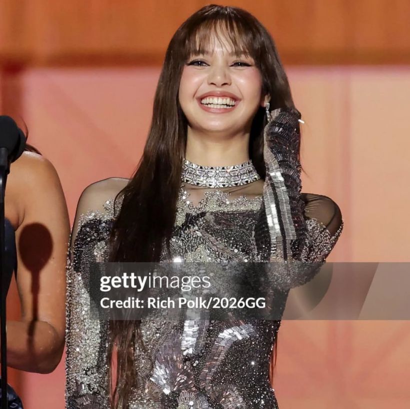 เจาะดีเทล 2 ชุด ลิซ่า เฉิดฉายเวทีระดับโลกสมศักดิ์ศรี