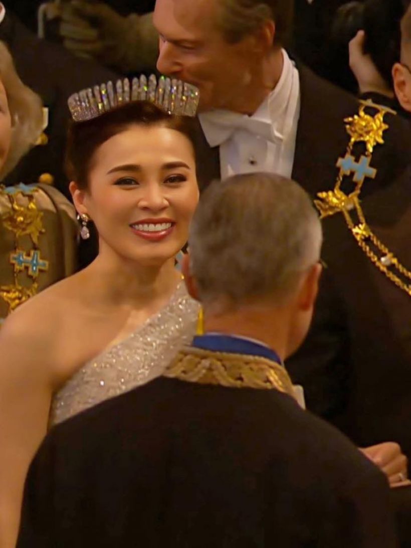 เฉิดฉายสมพระเกียรติ! พระราชินีสุทิดา ทรงเทียร่าครั้งแรก