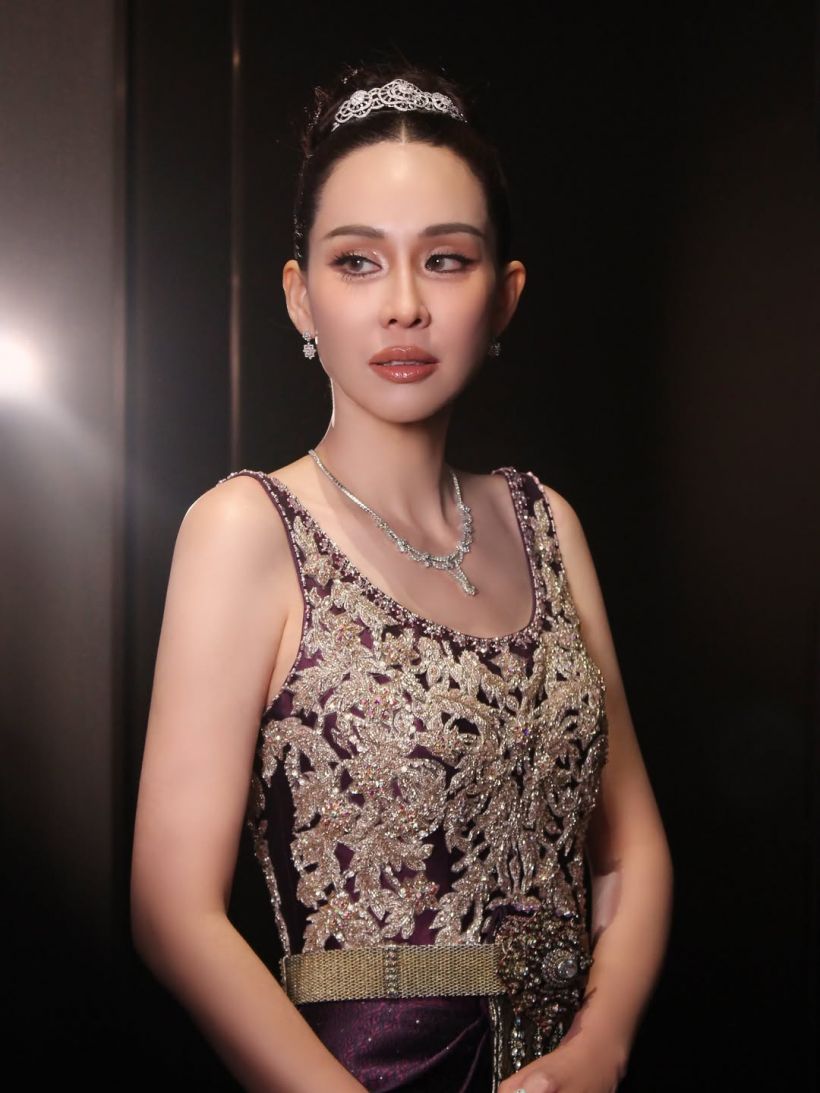 ซูมอินความวิจิตรศิลป์ชุดไทยดุสิต นุ้ย สุจิรา ตัด-ปัก แค่4วัน