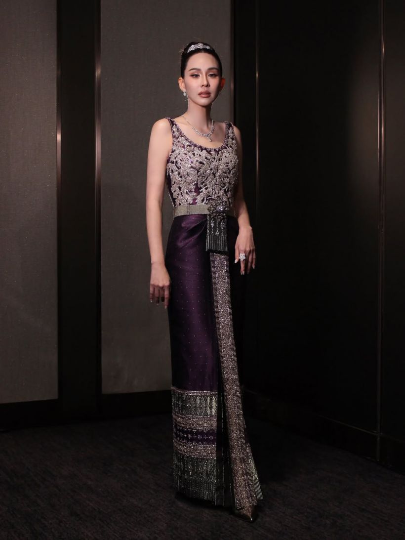 ซูมอินความวิจิตรศิลป์ชุดไทยดุสิต นุ้ย สุจิรา ตัด-ปัก แค่4วัน