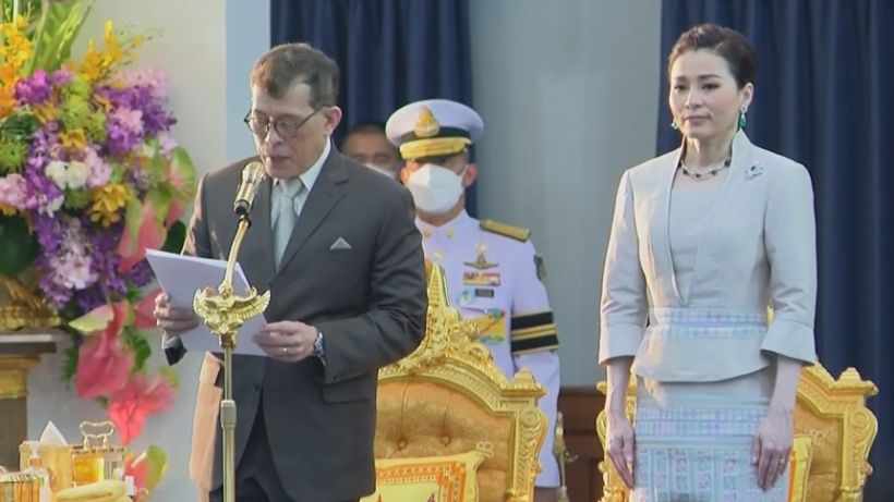 งามสง่าเกินบรรยาย! พระราชินี ในชุดไทยสากลผ้าไหมแพรว