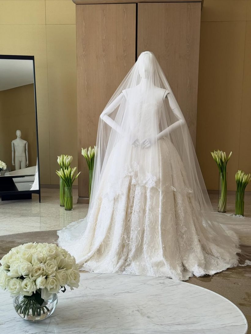 ส่องชุดวิวาห์ ใหม่ ดาวิกา แบรนด์ดังระดับโลกตัดให้เป็นพิเศษ